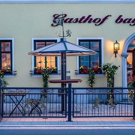 Hotel Bayrischer Loewe Osterhofen Buitenkant foto