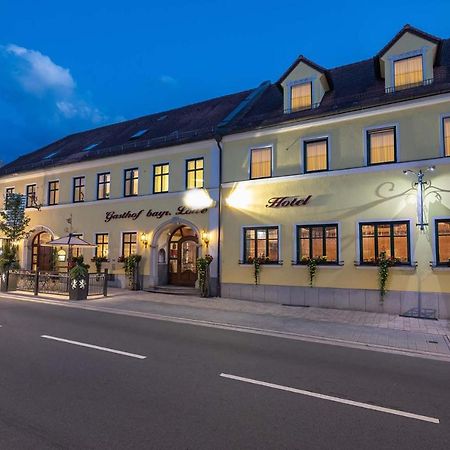 Hotel Bayrischer Loewe Osterhofen Buitenkant foto