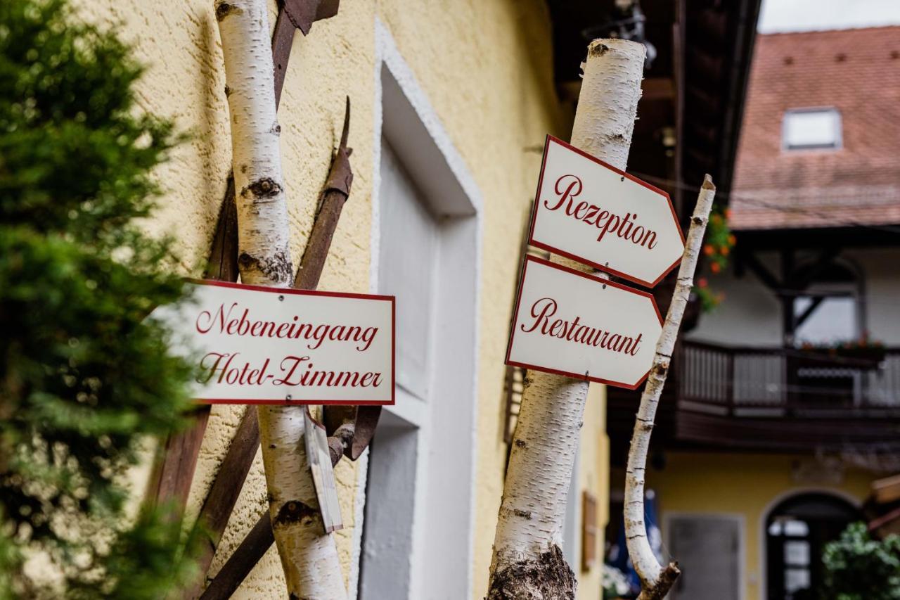 Hotel Bayrischer Loewe Osterhofen Buitenkant foto
